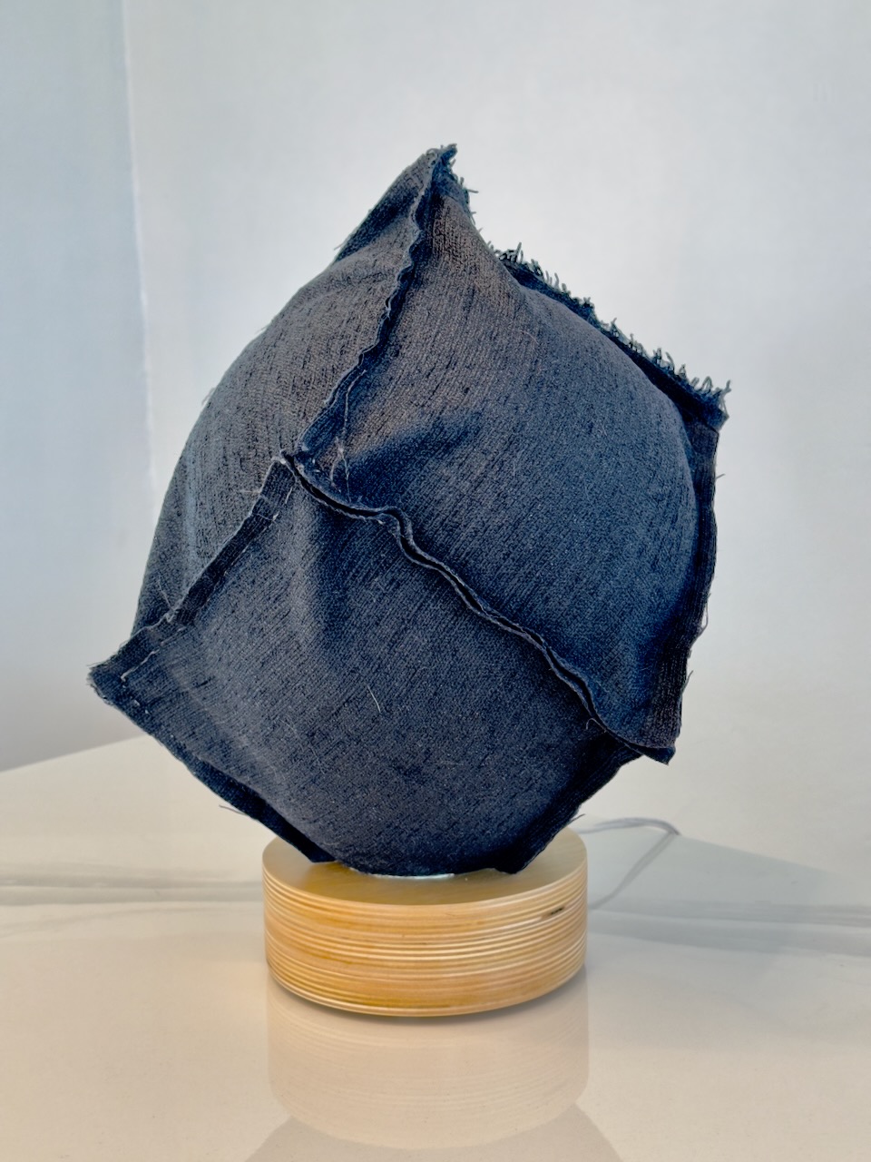 front left view (on)